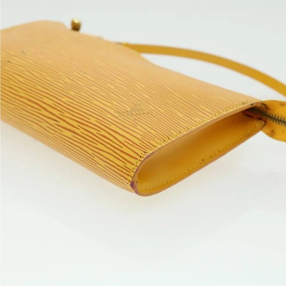 Louis Vuitton Epi Mini Pochette - Picture 8 of 11